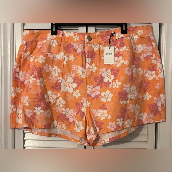 NWT Forever 21 Tropical Floral Print Denim Shorts - Picture 1 of 6
